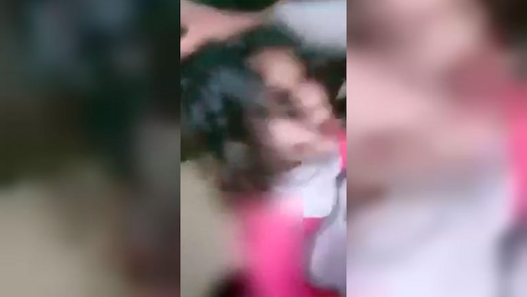 Se grabó golpeando a su hija para vengarse de su ex pareja