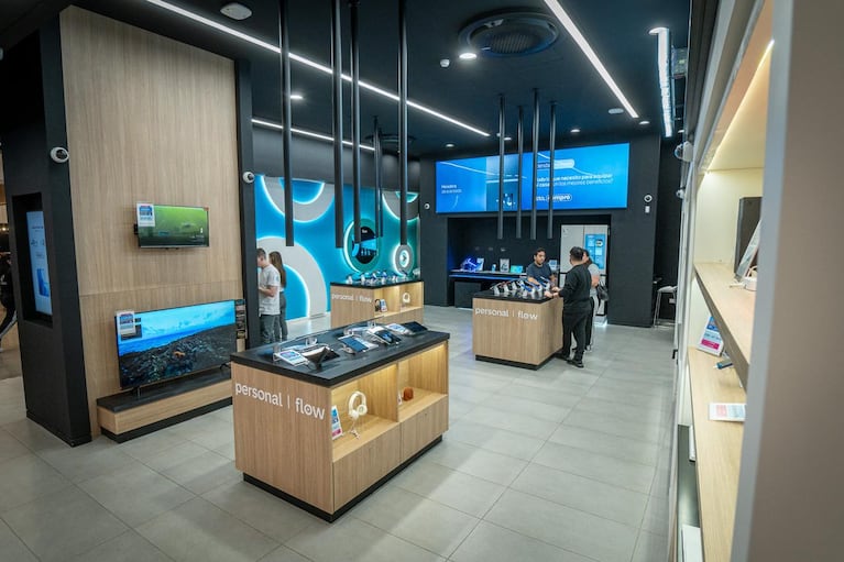 Se inauguró la primera tienda Personal en Dino Mall