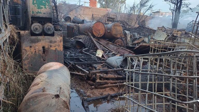 Se incendió una chatarrería en Córdoba.