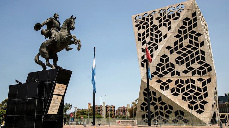 Se le escapó un tiro en el Centro Cívico. 