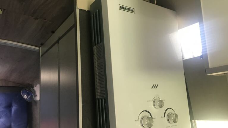 Se le rompió el termotanque, alertó al dueño y recibió una impensada respuesta