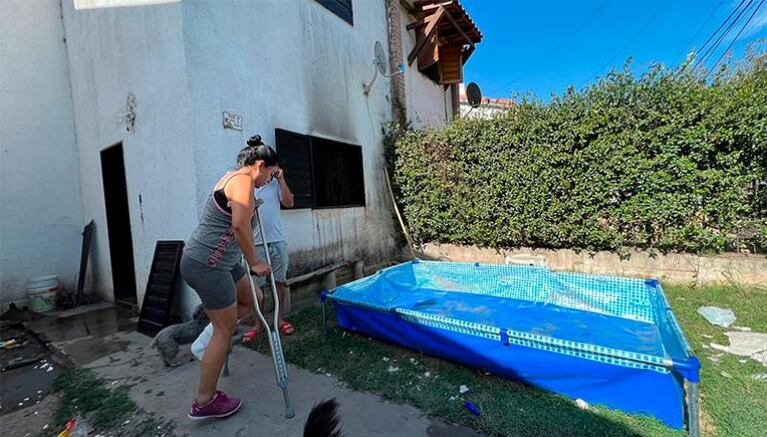 Se les incendió la casa y saltaron de un primer piso a una pelopincho para salvarse