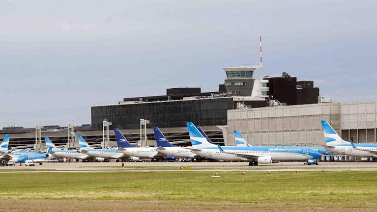 Se levantó el paro y habrá vuelos de Aerolíneas