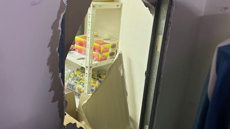 Se llevaron comida del almacén.