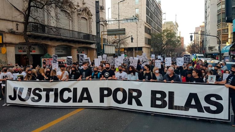 Se movilizan en silencio por las calles de Córdoba. Foto: Fredy Bustos/ElDoce.tv