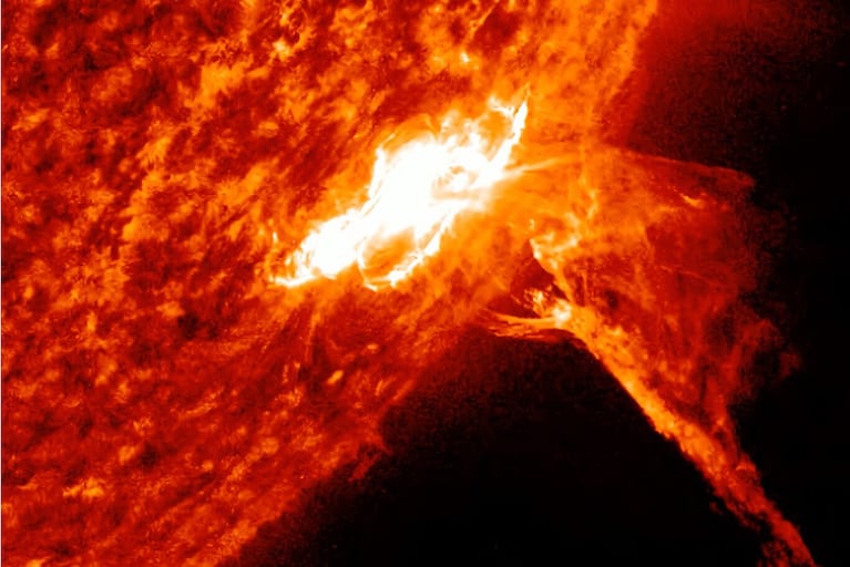 Se produjo la mayor erupción solar del año: qué consecuencias podría tener en la Tierra