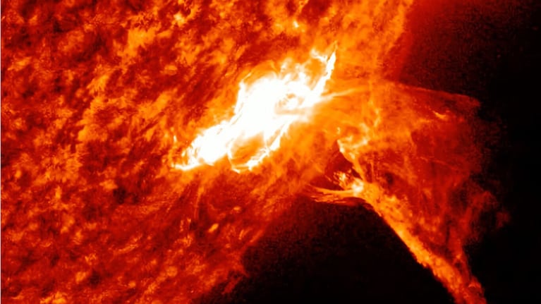 Se produjo la mayor erupción solar del año: qué consecuencias podría tener en la Tierra