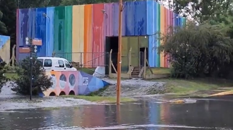 Se produjo un derrame de líquidos cloacales y va a parar al lago San Roque. Cómo afecta al agua potable que consume Córdoba.