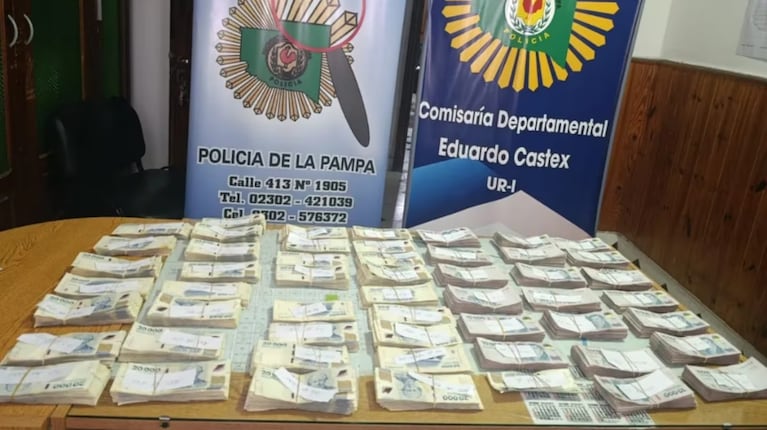Se quedó con 90 millones de pesos que encontró en una mochila abandonada. Imagen: gentileza Diario Uno. 