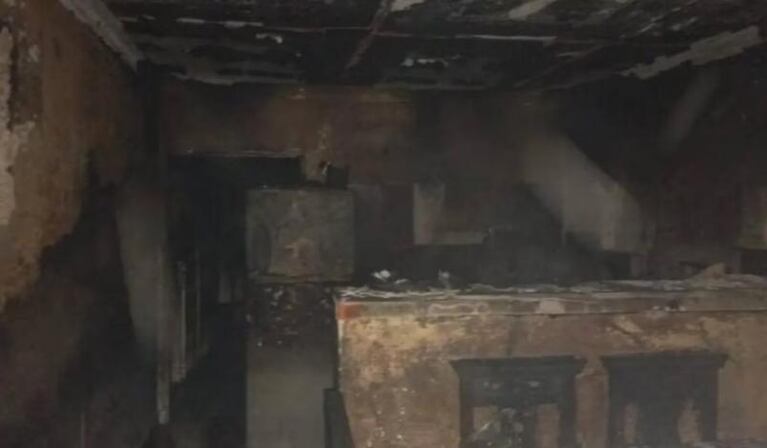 Se recalentaron las luces navideas y se incendi una casa: muri un adolescente