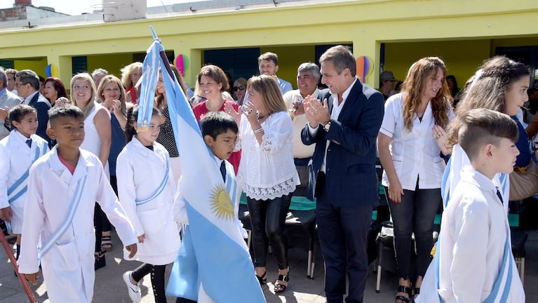 Se sumarán tres nuevas aulas en escuelas y dos nuevas aulas jardines maternales, junto a una batería de baños.