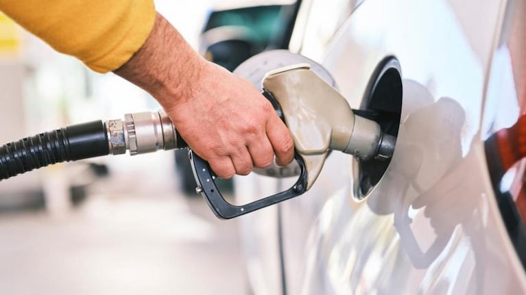 Se viene un nuevo ajuste en el precio de los combustibles en todo el país.