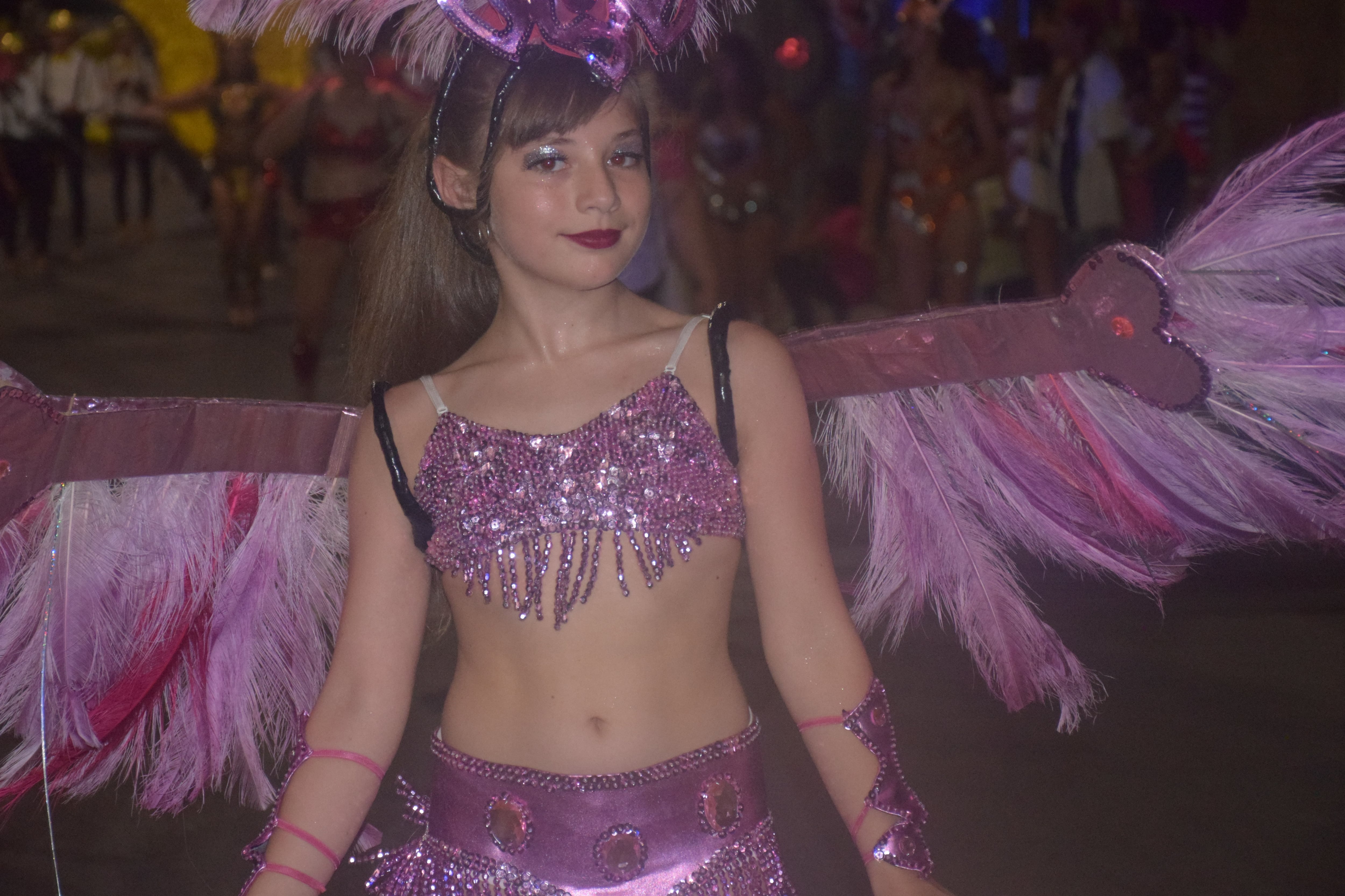 Se vivió una fiesta a puro color con batucadas, trajes y show de cuarteto.