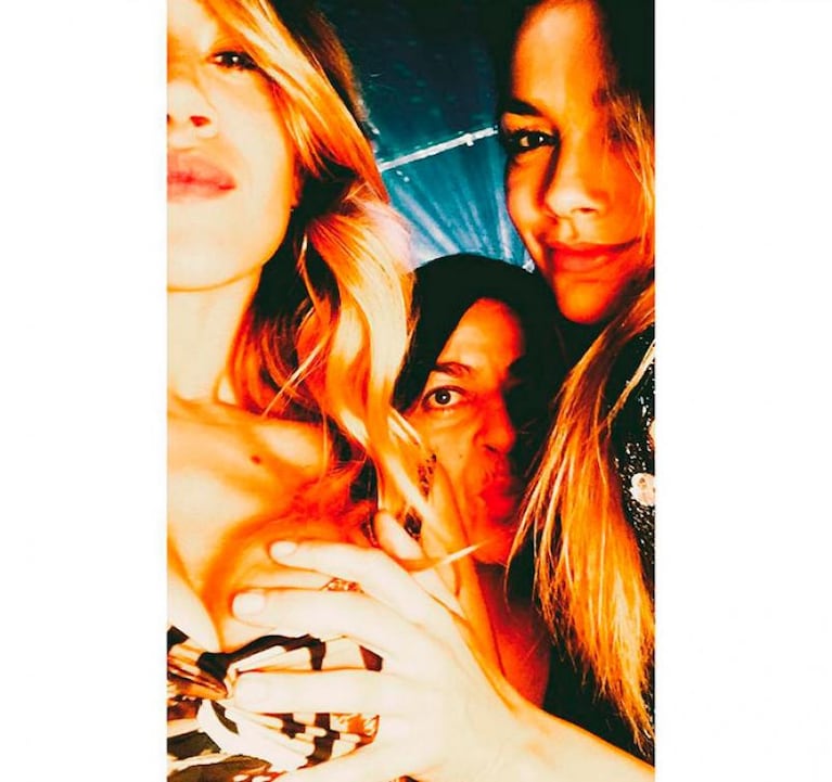 ¡Se zarparon! La selfie ultra hot de Jimena Barón con una amiga