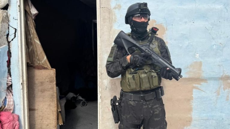 Secuestraron cocaína y marihuana en los domicilios allanados.