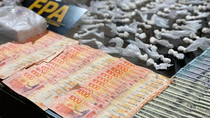 Secuestraron importante suma de dinero y dosis de cocaína.