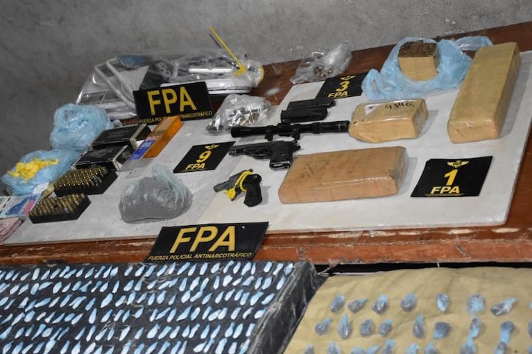 Secuestraron más de 24 mil dosis de droga y armas en un operativo millonario