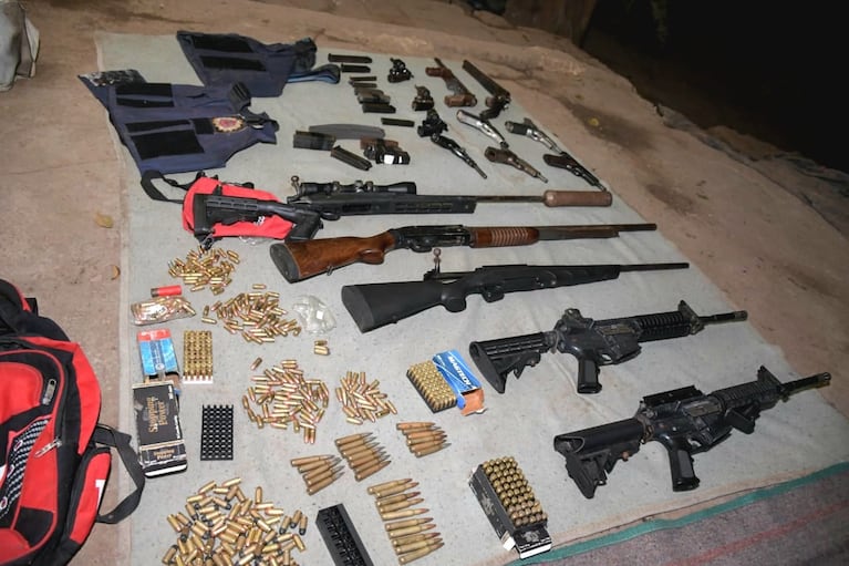 Secuestraron un arsenal de guerra en el marco de diferentes allanamientos en Córdoba.