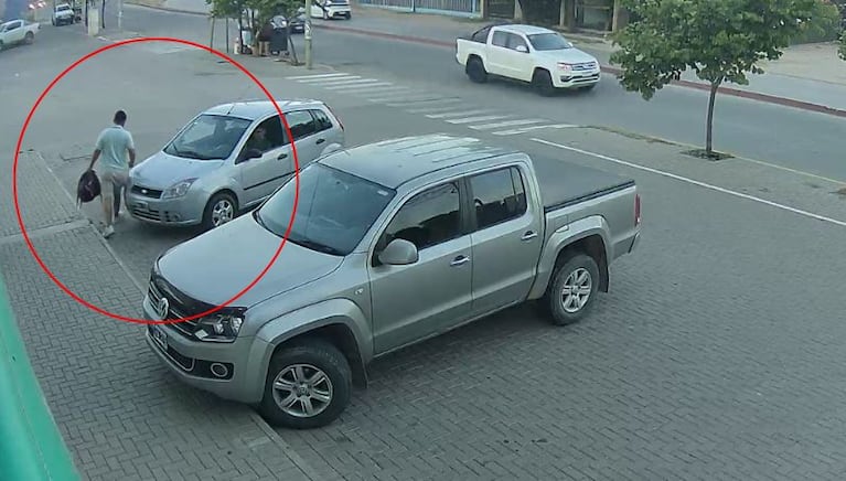 Según comerciantes, días antes dos conductores sufrieron robos similares en autos que eran del mismo modelo.