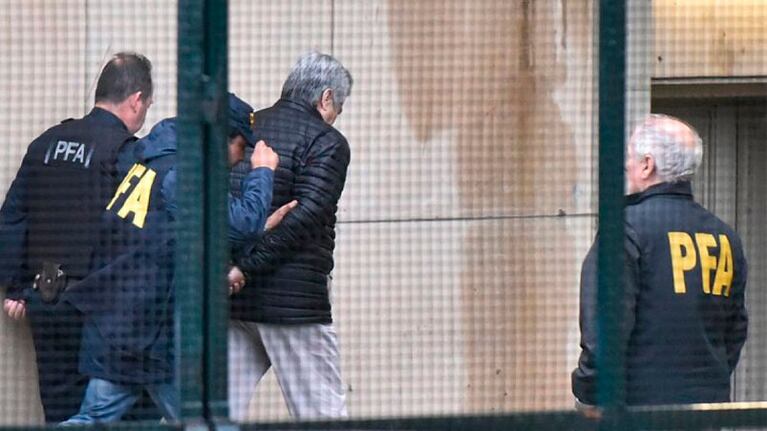 Según las autoridades, el empresario no tiene privilegios carcelarios.