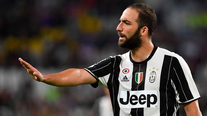 Según medios italianos, Higuaín no la está pasando bien en Turín. 