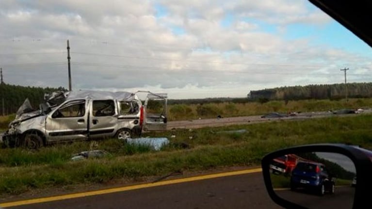 Seis de los siete ocupantes de la Kangoo perdieron la vida en el choque de la Ruta 14.
