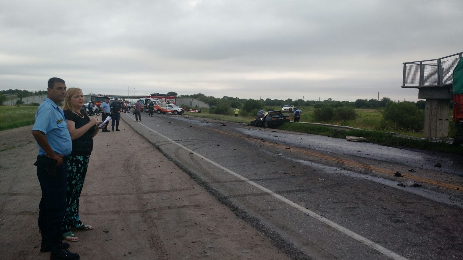 Seis vehículos y un muerto en un choque en la variante Juarez Celman. Foto: Juan Lavisse.