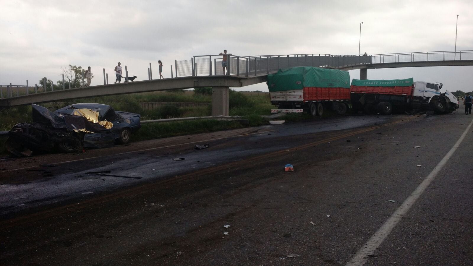 Seis vehículos y un muerto en un choque en la variante Juarez Celman. Foto: Juan Lavisse.