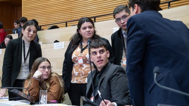 Senadores por unos días: la Legislatura les abrió las puertas a jóvenes de OAJNU