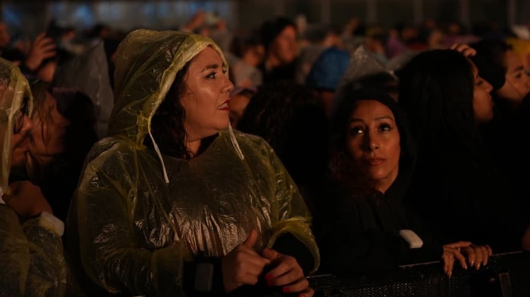 Shakira en un Kempes pasado por agua.