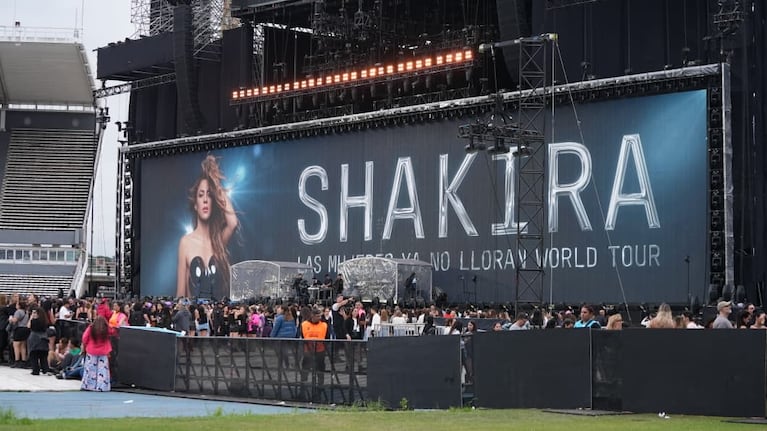 Shakira revolucionó el Kempes en su primera noche en Córdoba.