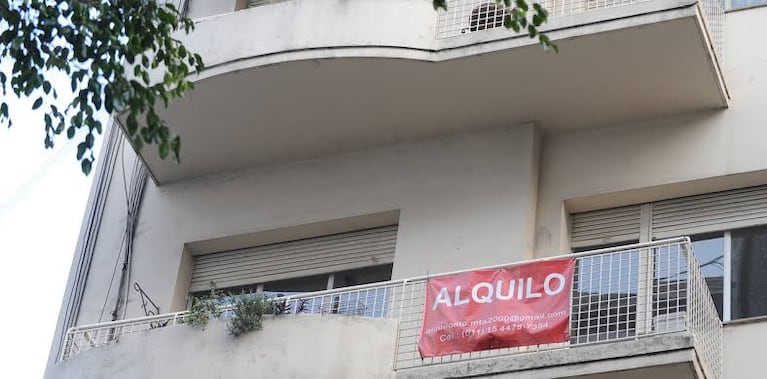 Si no hay domicilio especial, la demanda podrá notificarse en el inmueble objeto del desalojo.
