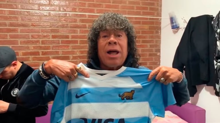 Siempre con la camiseta puesta.