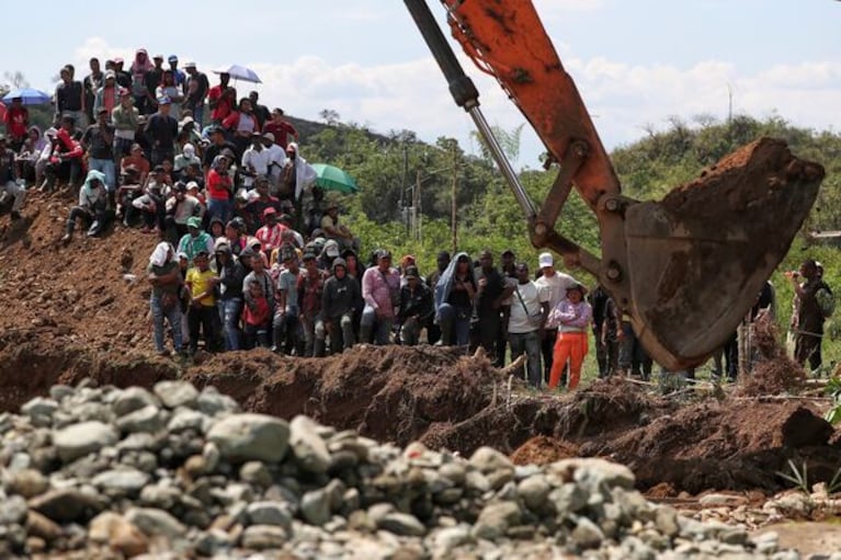 Siete obreros bajo tierra tras el derrumbe de una mina en Colombia. Imagen: AP.