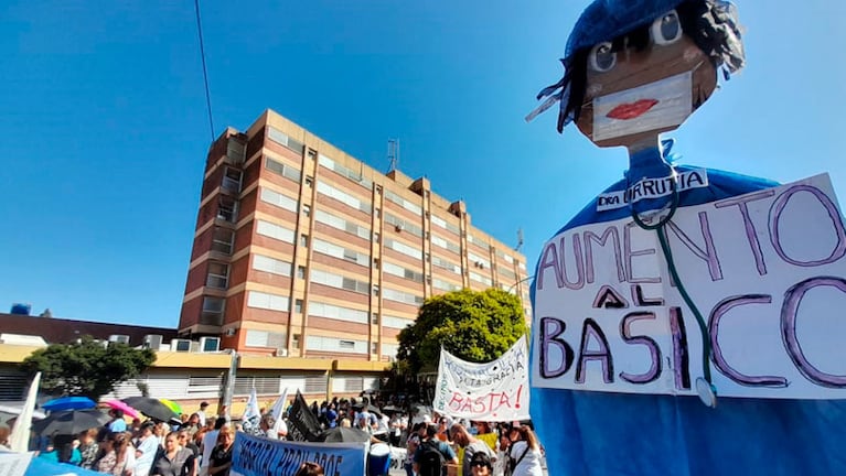 Sigue el conflicto con los trabajadores de Salud en Córdoba. Foto: Pablo Olivarez/El Doce.
