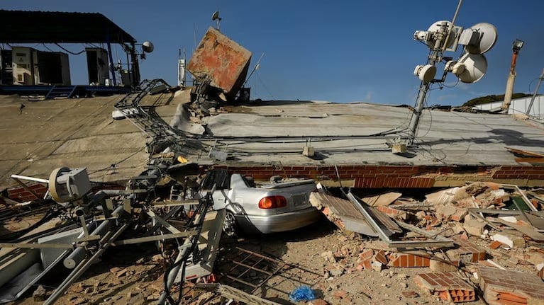 Siguen las tareas de rescate y continúan las búsquedas de los miles de desaparecidos.