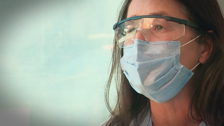 Silvia Zidarich (MP. 20893) es jefa de terapia intesiva del Hospital Italiano y atiende áreas críticas Covid.
