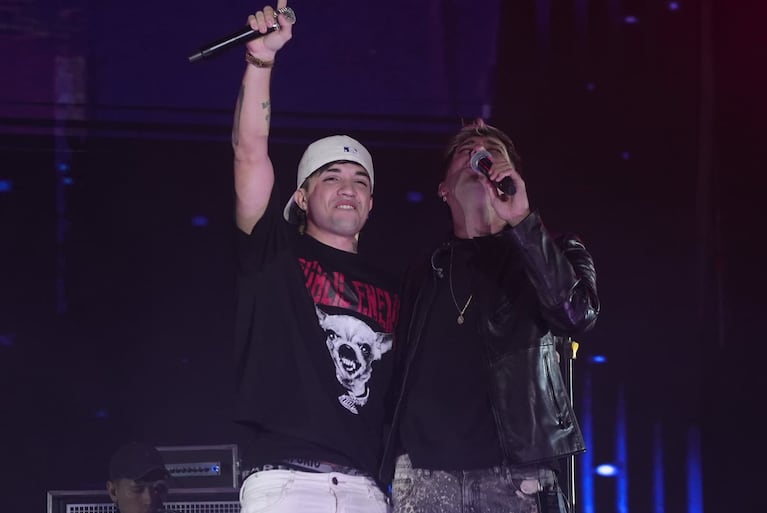Simón Aguirre junto a DesaKTa2 en el Festival Nacional de Cuarteto.