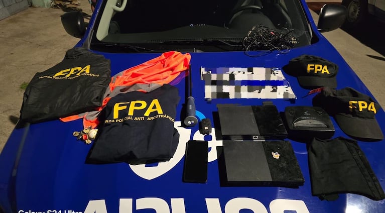 Simularon ser agentes de la FPA y entraron a robar a una casa en Córdoba: dos detenidos