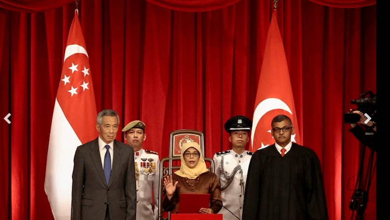 Sin competencia, la mamá de cinco hijos de origen malayo se hizo cargo del gobierno de la ciudad-estado.