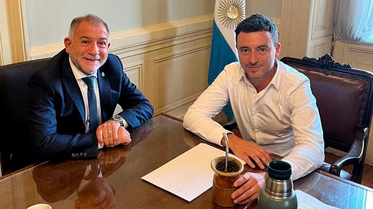 Sin internas, el senador y el diputado oficializaron el acuerdo.