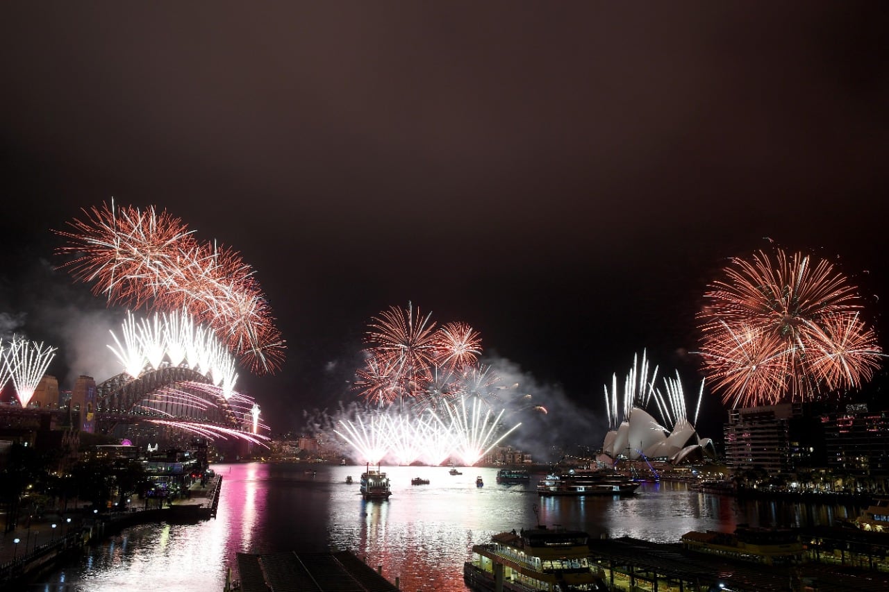 Sin público, Australia festejó la llegada del nuevo año.