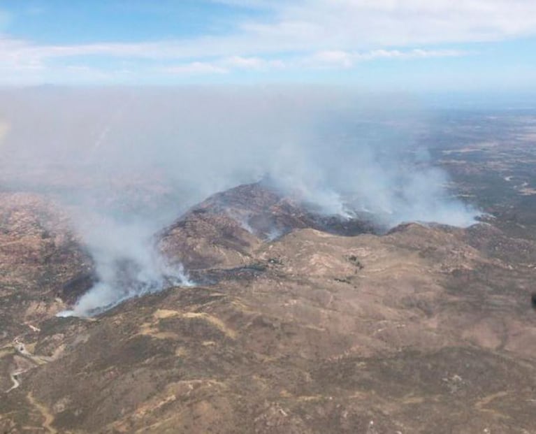 Sin tregua: se agrava el incendio en Traslasierra