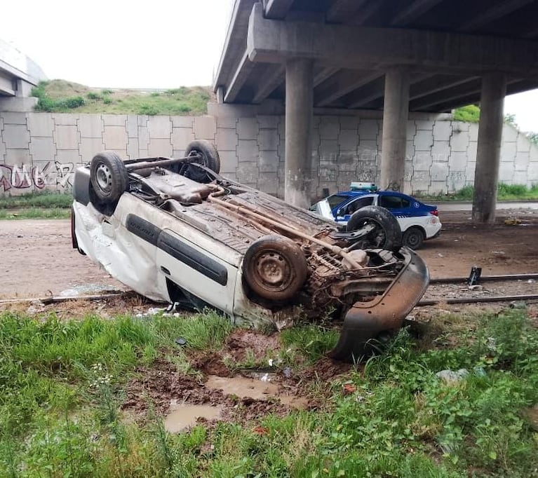 Siniestro vial en circunvalación.