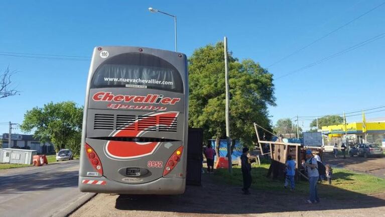 Sinsacate: murió en un colectivo de larga distancia