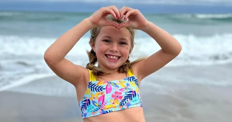 Sloan Mattingly, la nena que falleció tragada por la arena en una playa de Miami.