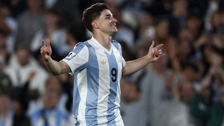 Soccer Football - World Cup - South American Qualifiers - Argentina v Brazil - Estadio Mas Monumental, Buenos Aires, Argentina - March 25, 2025 Argentina's Julian Alvarez celebrates scoring their first goal REUTERS/Agustin Marcarian