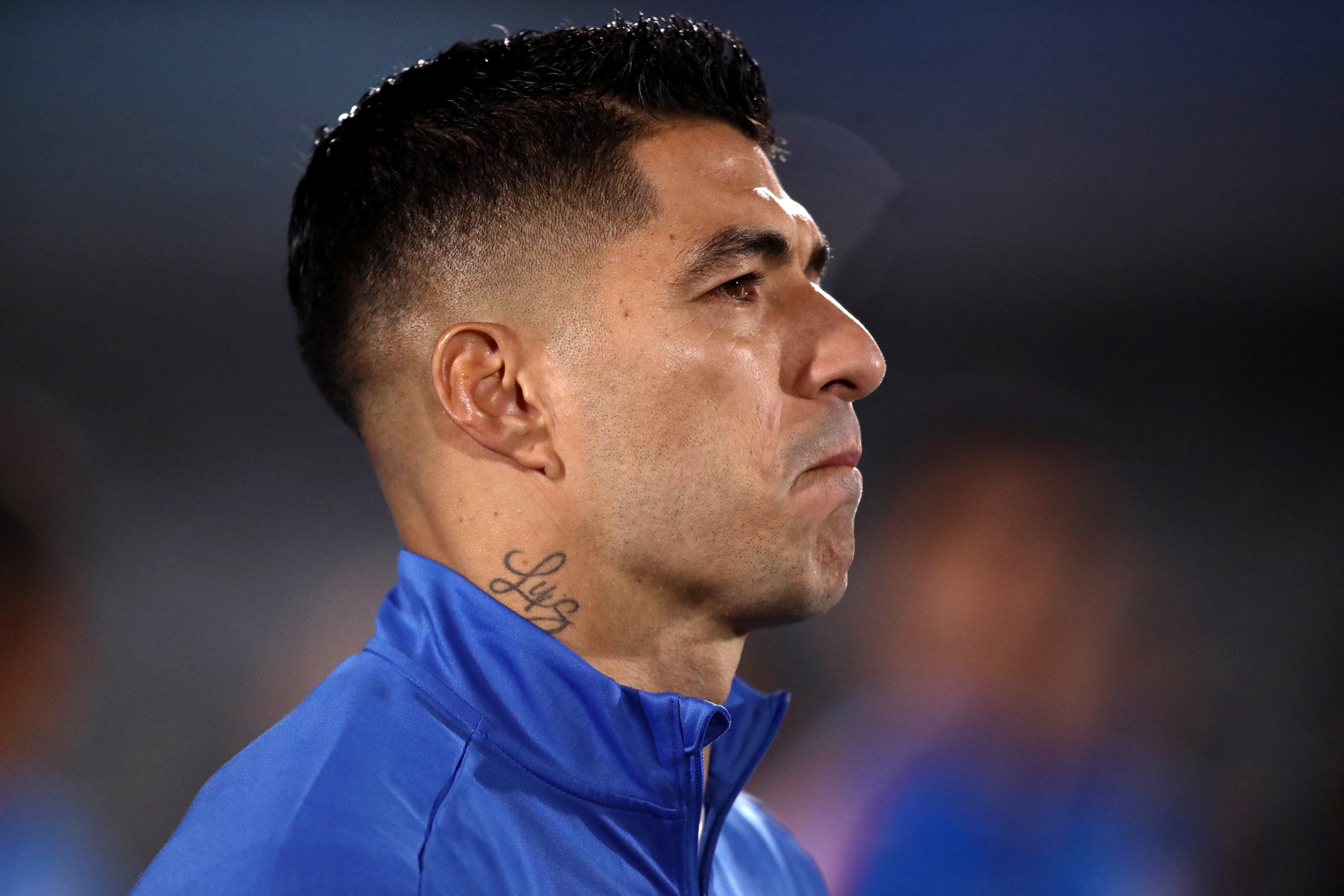 Soccer Football - World Cup - South American Qualifiers - Uruguay v Paraguay - Estadio Centenario, Montevideo, Uruguay - September 6, 2024 Uruguay's Luis Suarez lines up during the national anthems before the match  REUTERS/Mariana Greif