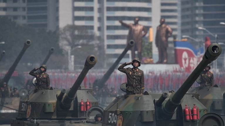 Soldados norcoreanos en un desfile en Pyongyang (Foto de archivo: AFP)