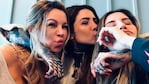 Soledad Aquino junto a sus hijas Cande y Mica Tinelli.